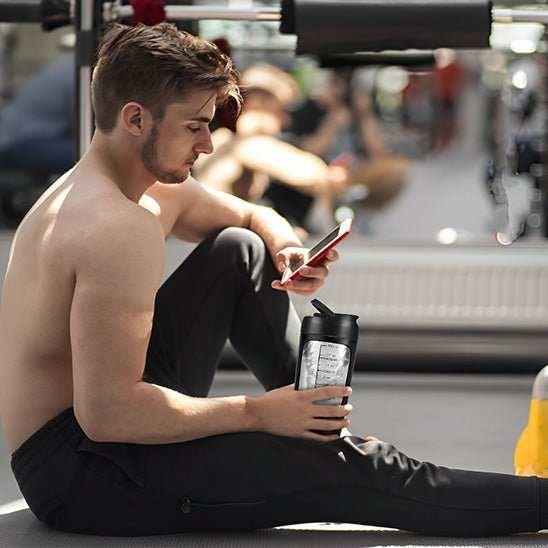 Mini blender USB portable compact rechargeable pour smoothies et shakes protéinés au bureau, en voyage ou à la salle de sport